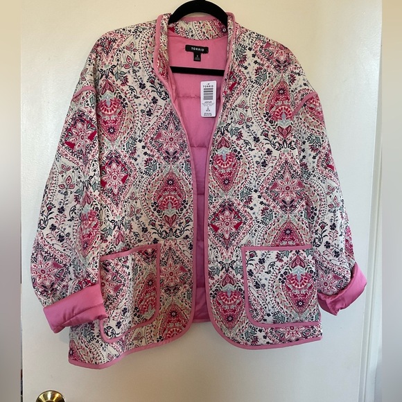 NWT Torrid Challis Quilted Jacket in Pink & White Floral Print in Size 2X - Picture 7 of 11